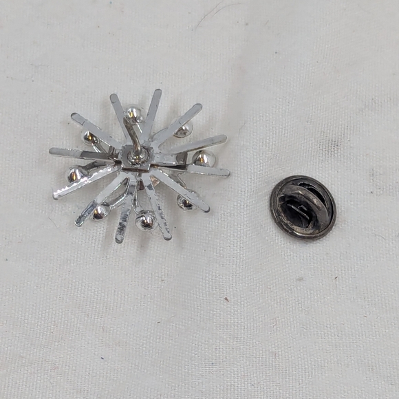 MCM Vintage Atomic Starburst Silver Toned Crystal Rhinesone Pin - Picture 3 of 3